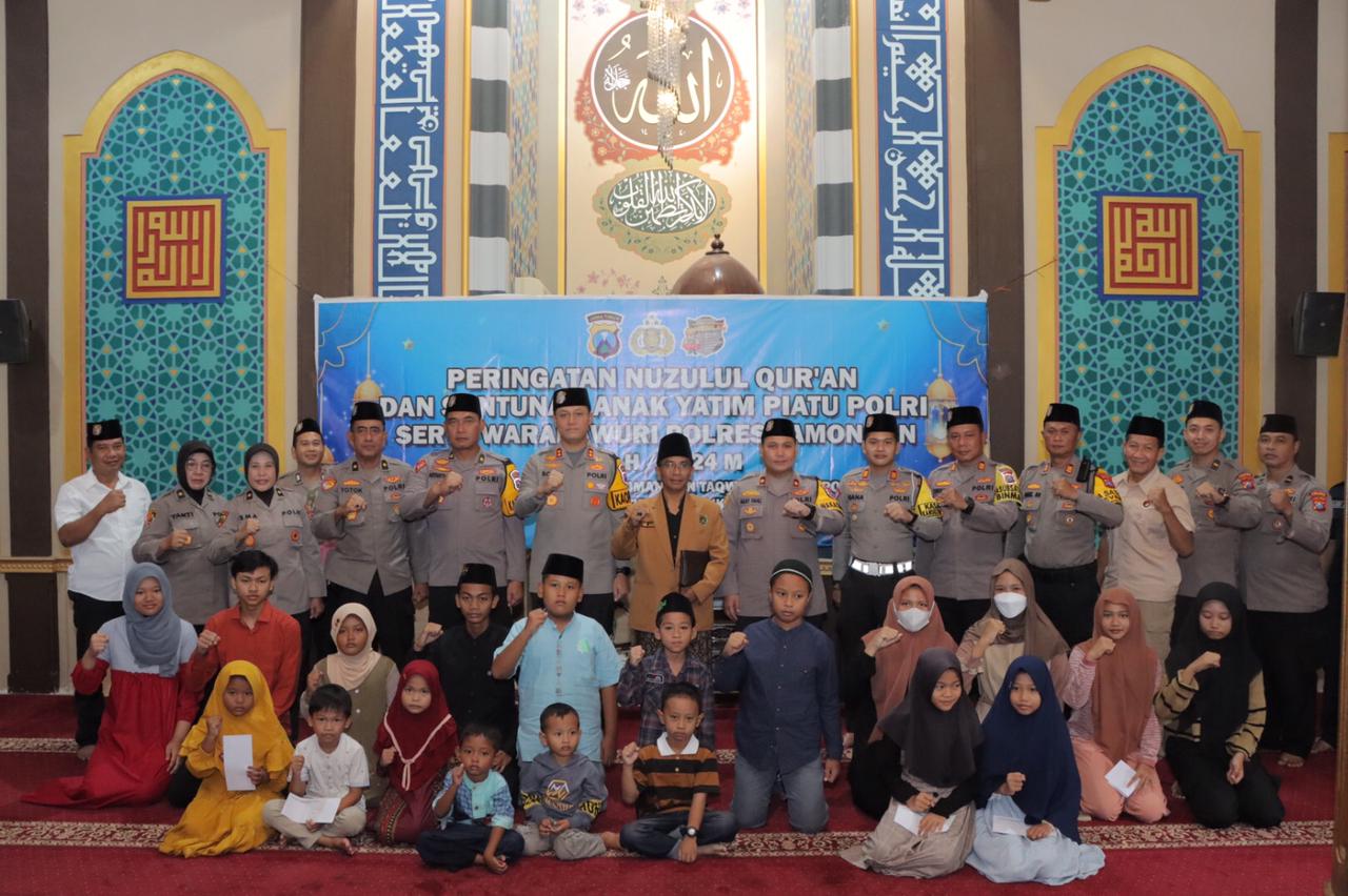 Polres Lamongan Gelar Peringatan Nuzulul Qur’an dan Santunan Anak Yatim Piatu serta Warakawuri Polres Lamongan 1445 H/2024 M