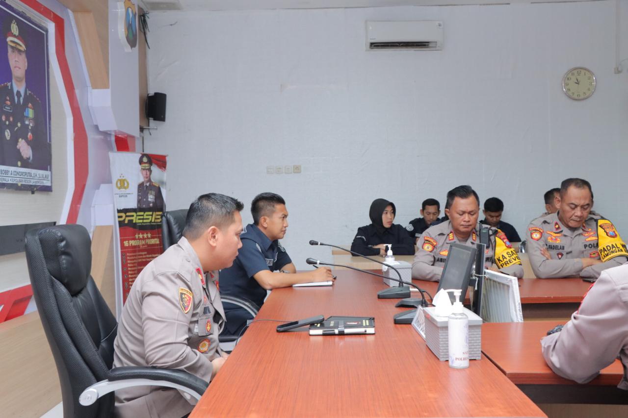 Polres Lamongan Ikuti Zoom Meeting Dialog Penguatan Internal Polri Pastikan Ketersediaan dan Keterjangkauan Harga Pangan Jelang Dan Pasca Lebaran 2024