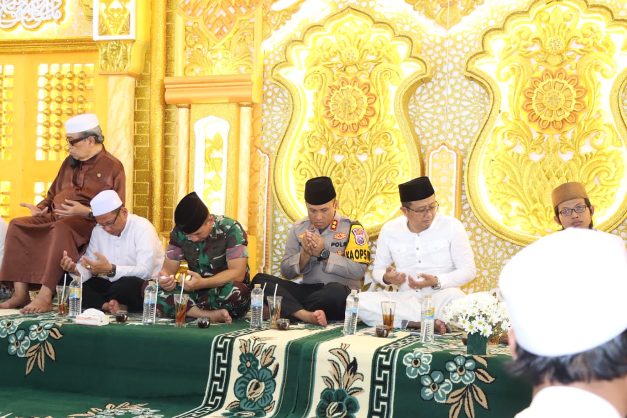 Kapolres Lamongan Hadiri Majlis Dzikir Maulidur Rasul dan Haul Akbar Jamaah Al-Khidmah dalam Rangka HJL Ke-456