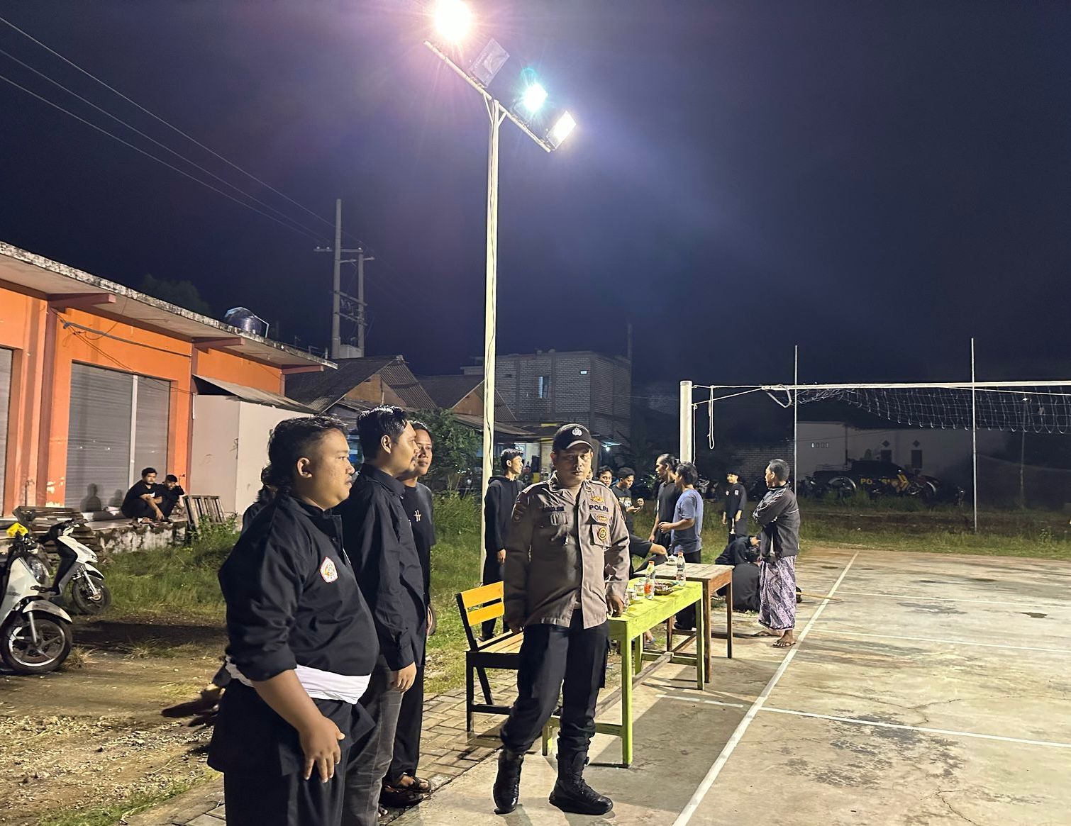 Pastikan Situasi Wilayah Kondusif, Polsek Paciran Gelar Patroli Blue Light