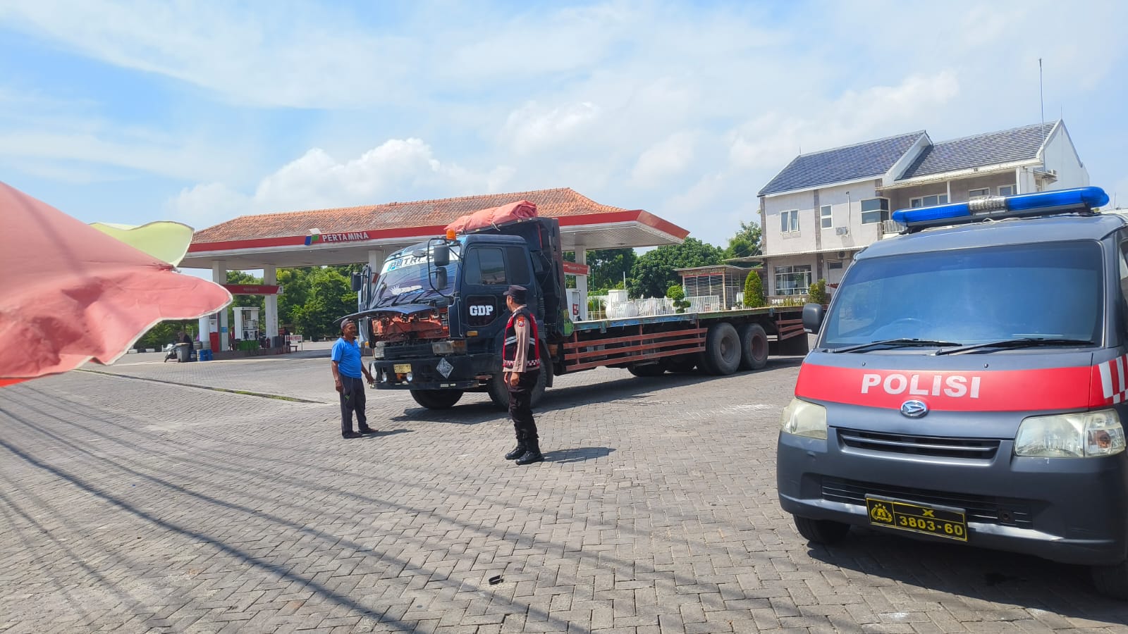 Cegah Premanisme, Polsek Paciran Gelar Patroli Rutin di SPBU Kemantren dan Makam Sunan Drajat