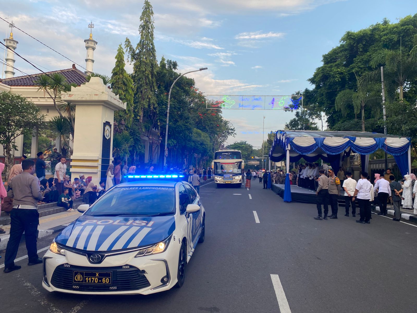 Pengamanan Pemberangkatan Jamaah Haji Kloter 59 dan 60 Kabupaten Lamongan Tahun 2025