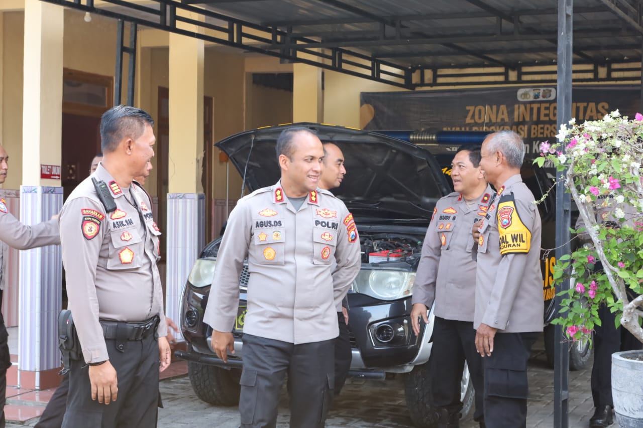 Kapolres Lamongan Lanjutkan Kunjungan Kerja ke 9 Polsek Jajaran, Tekankan Penguatan Pelayanan Presisi