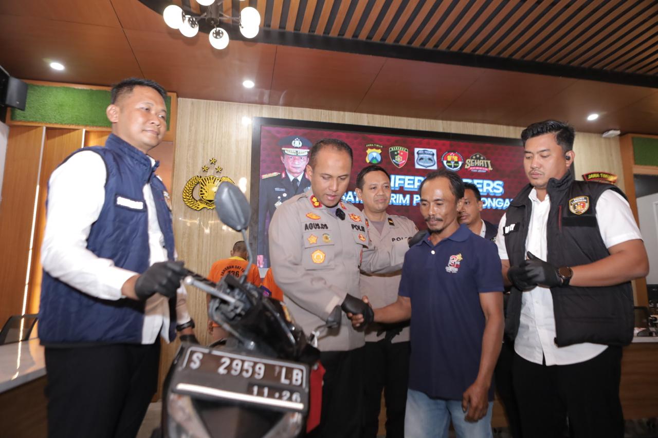 Kapolres Lamongan Serahkan Kembali Motor Korban yang Nyaris Dicuri