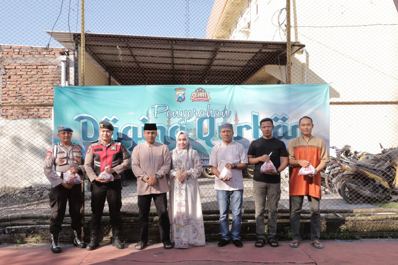 Kapolres Lamongan Serahkan Hewan Qurban, 19 Sapi dan 12 Kambing Disalurkan ke Masyarakat