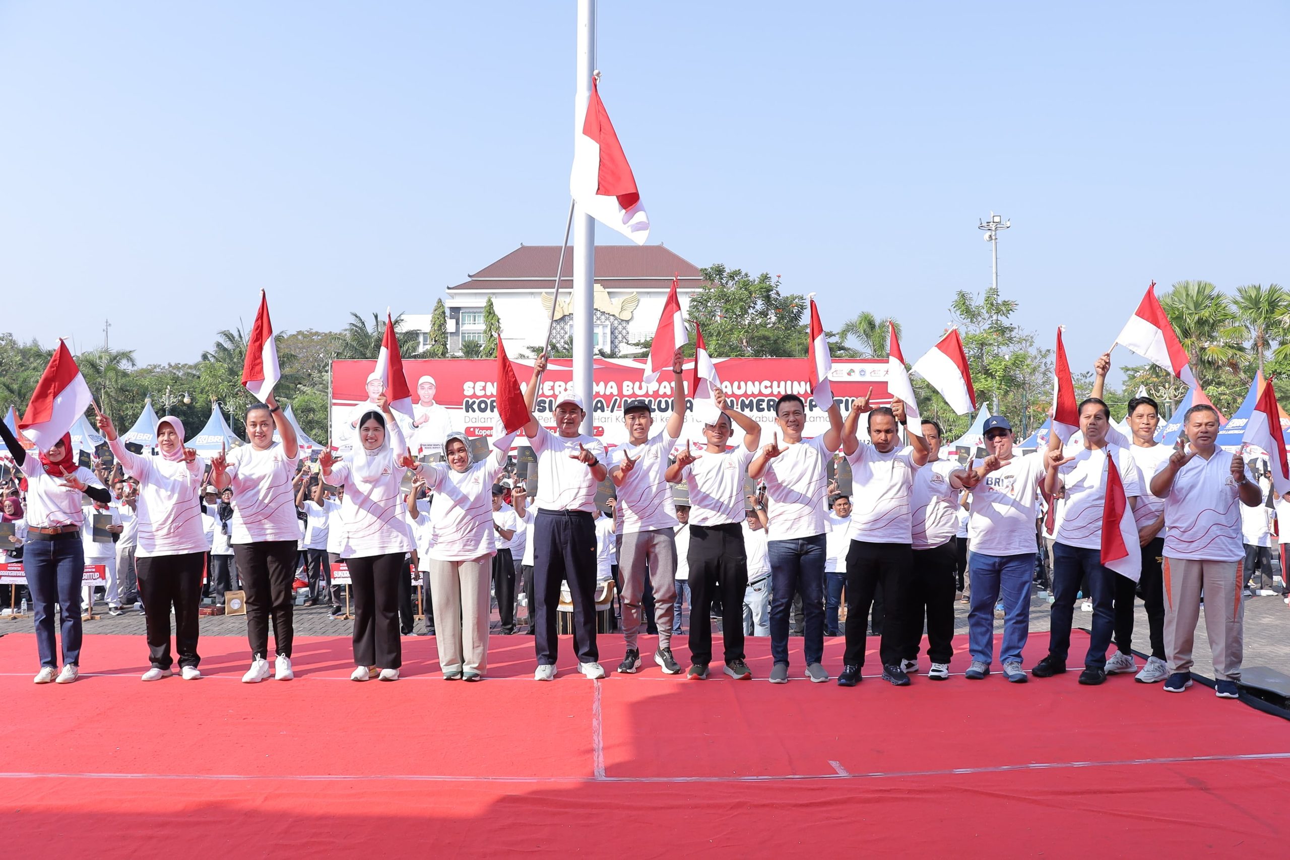 Kapolres Lamongan Hadiri Senam Bersama dan Launching Koperasi Merah Putih dalam Rangka Harkopnas ke-78