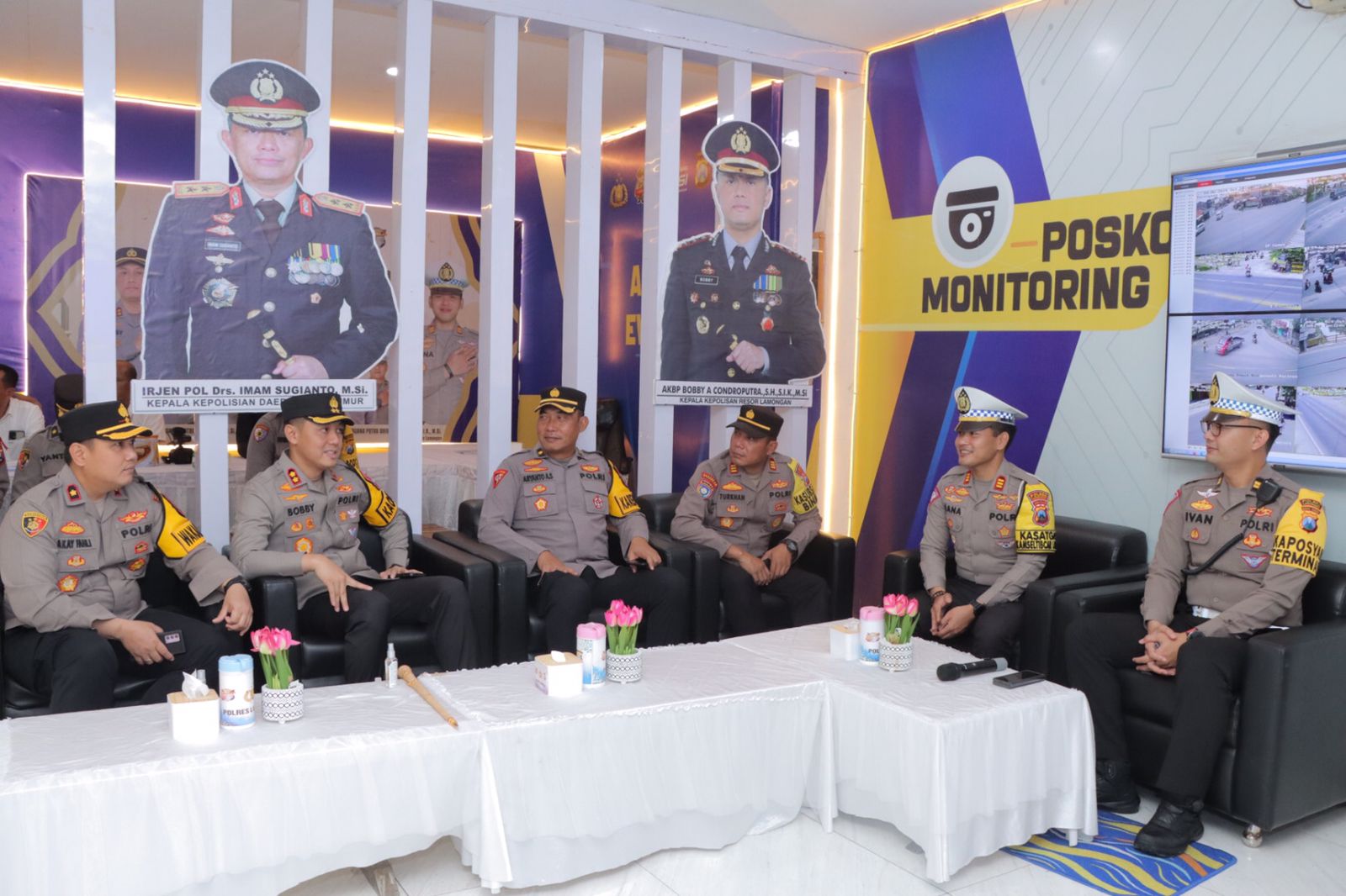 Pengecekan Pos Pam dan Pos Yan Oleh Kapolres Lamongan Guna Pastikan Kesiapan Personel