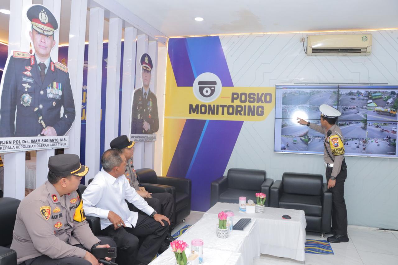 Kapolres Lamongan Terima Kunjungan Kerja dan Asistensi Pamatwil dalam Operasi Ketupat Semeru 2024