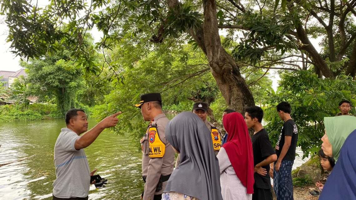 Quick Respon Tim SAR Satsamapta Polres Lamongan dan BPBD dalam Pencarian Korban Tenggelam di Telaga Tumenggungan