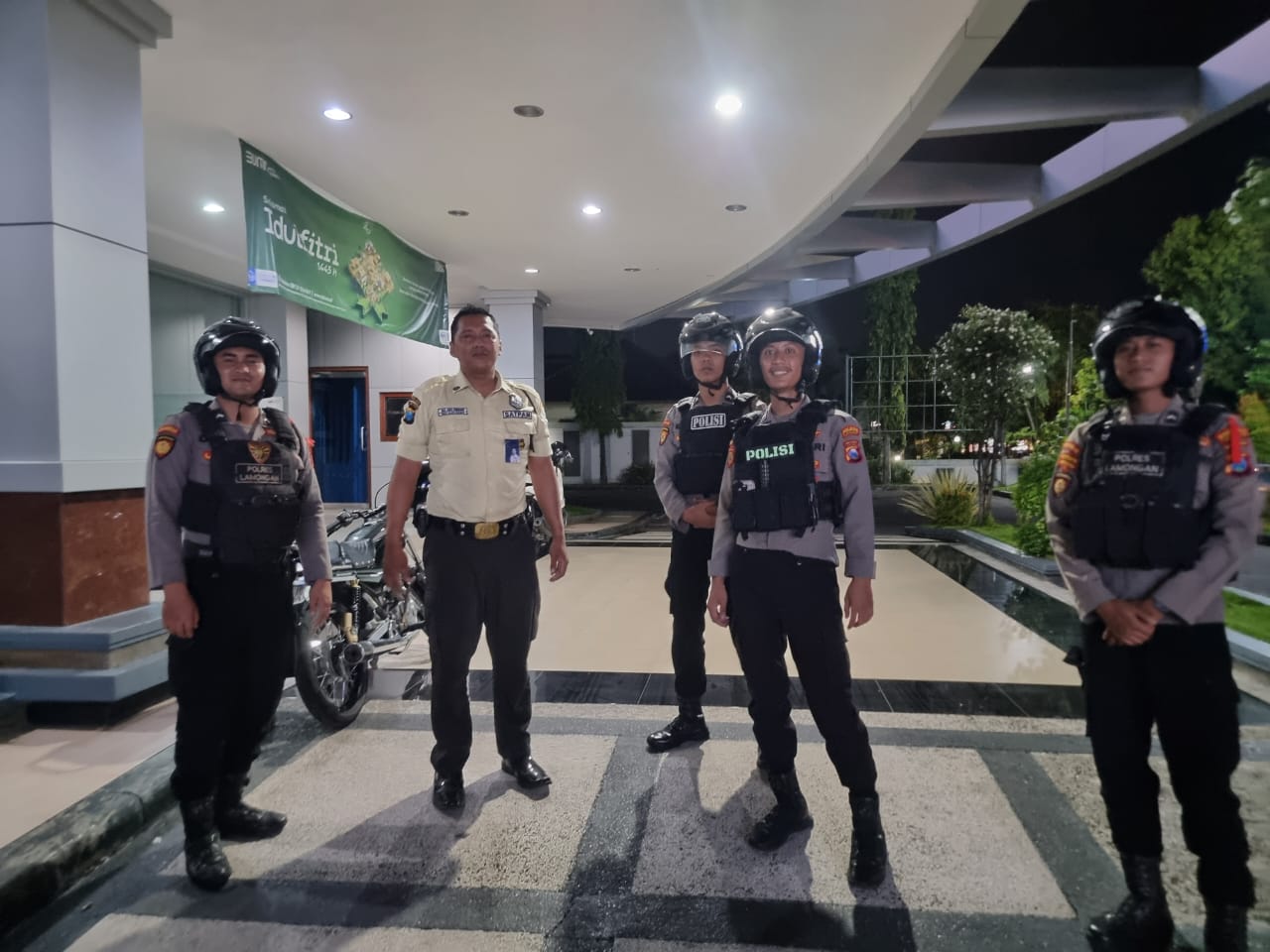 Satgas Preventif Ops Ketupat Semeru 2024 Polres Lamongan Gelar Patroli Tempat Umum