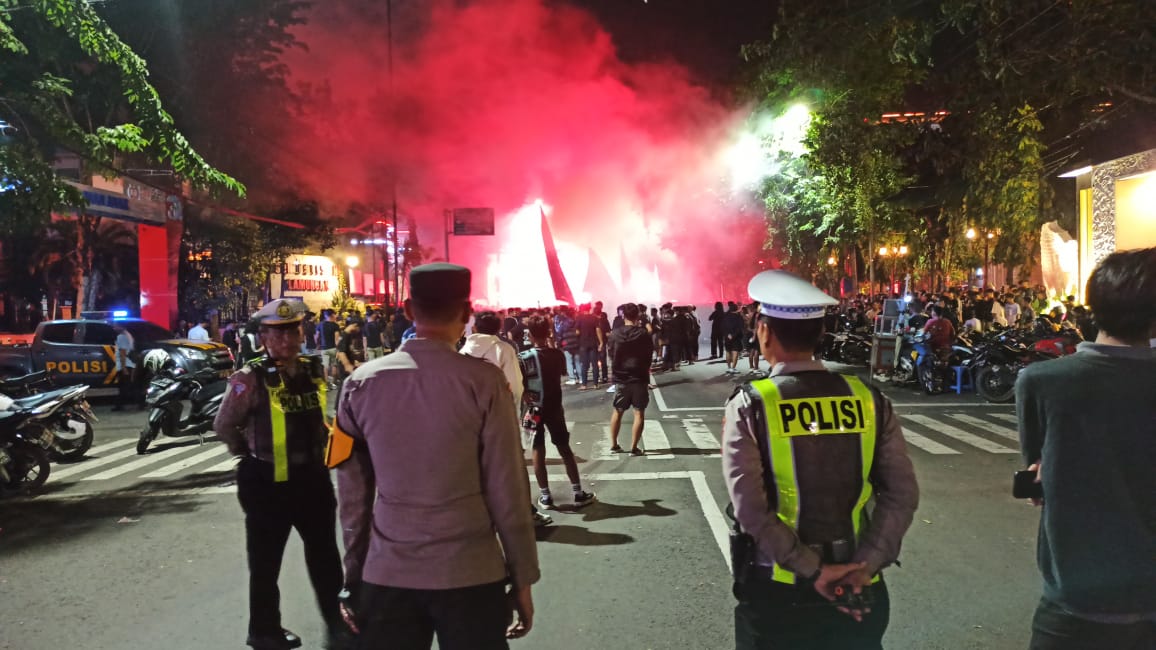 Kapolres Lamongan Pimpin Langsung Pengamanan Anniversary ke 57 Persela Lamongan Hingga Berjalan Tertib dan Kondusif