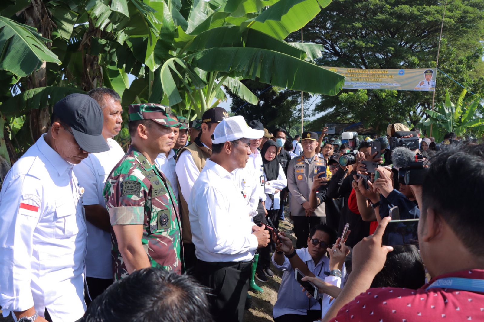 Kapolres Lamongan Hadiri Undangan Kunjungan Kerja Menteri Pertanian RI di Kecamatan Babat dan Kedungpring