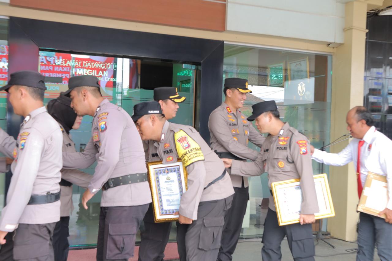 Halal Bihalal Kapolres Lamongan Bersama Anggota Di Gelar Dadakan Saat Apel Pagi