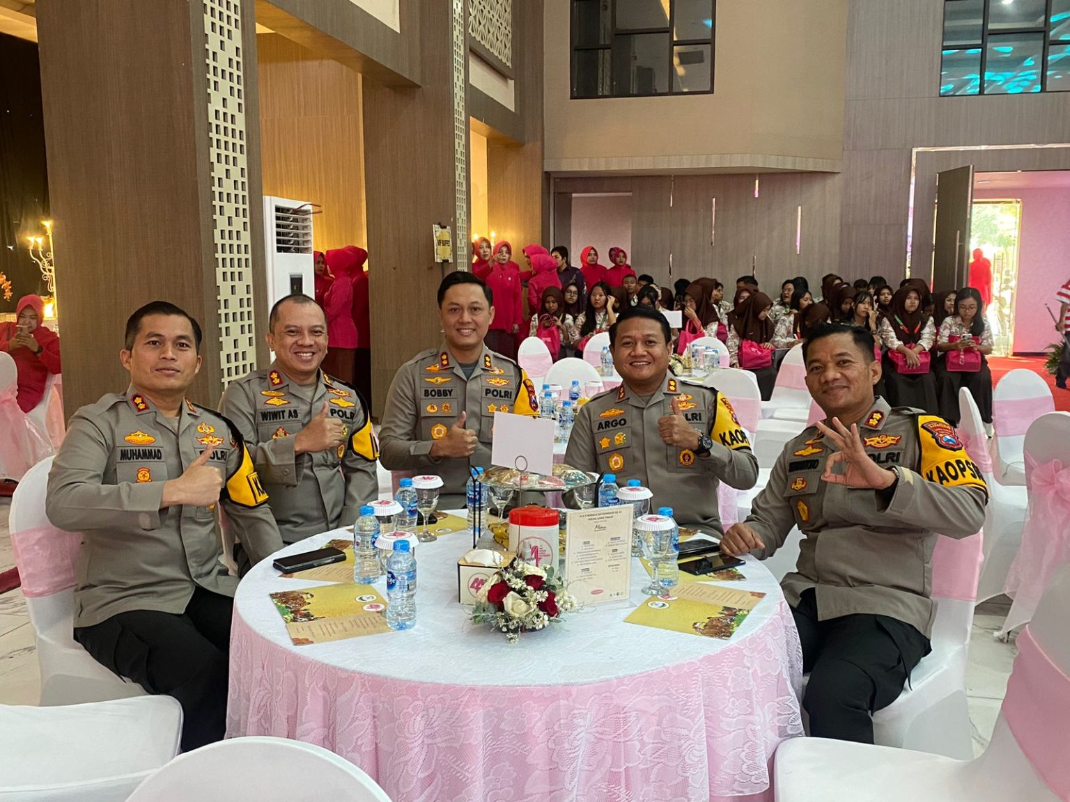 Kapolres Lamongan Beserta Ketua Yayasan Kemala Bhayangkari Cabang Lamongan Hadiri HUT ke 44 YKB tahun 2024