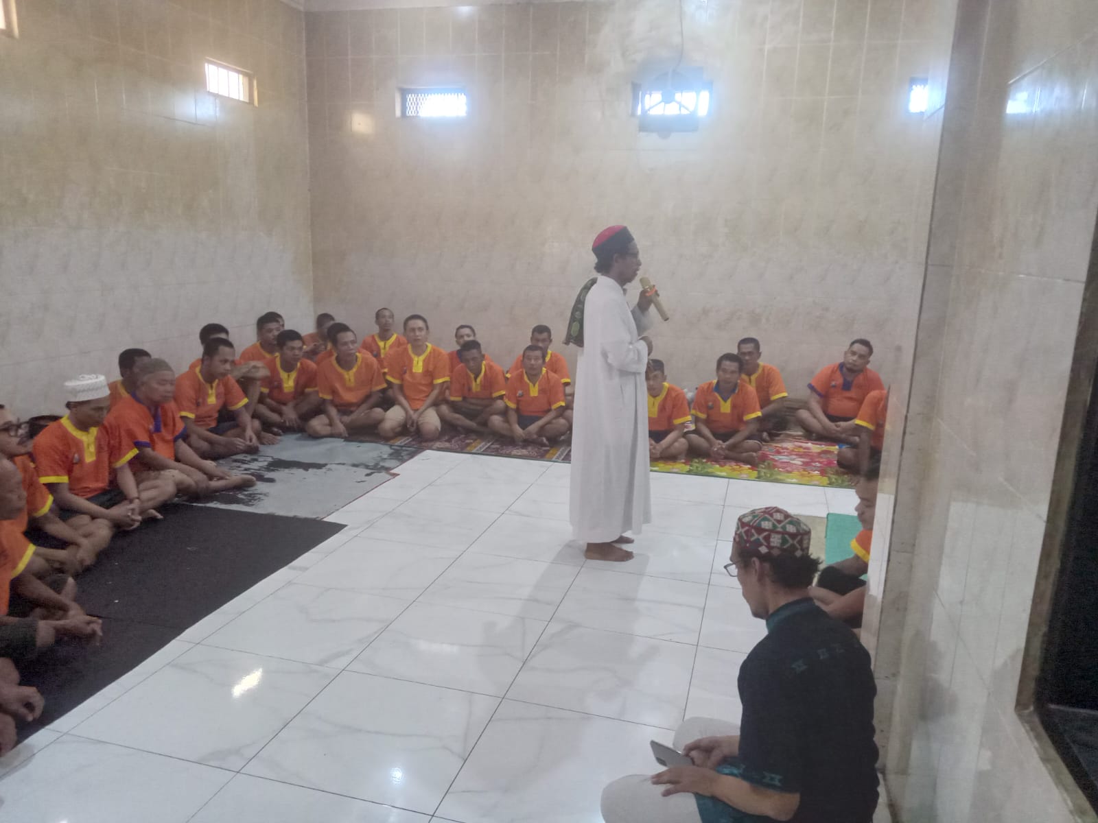 Polres Lamongan Gelar Pembinaan Rohani dan Mental Rutin bagi Tahanan