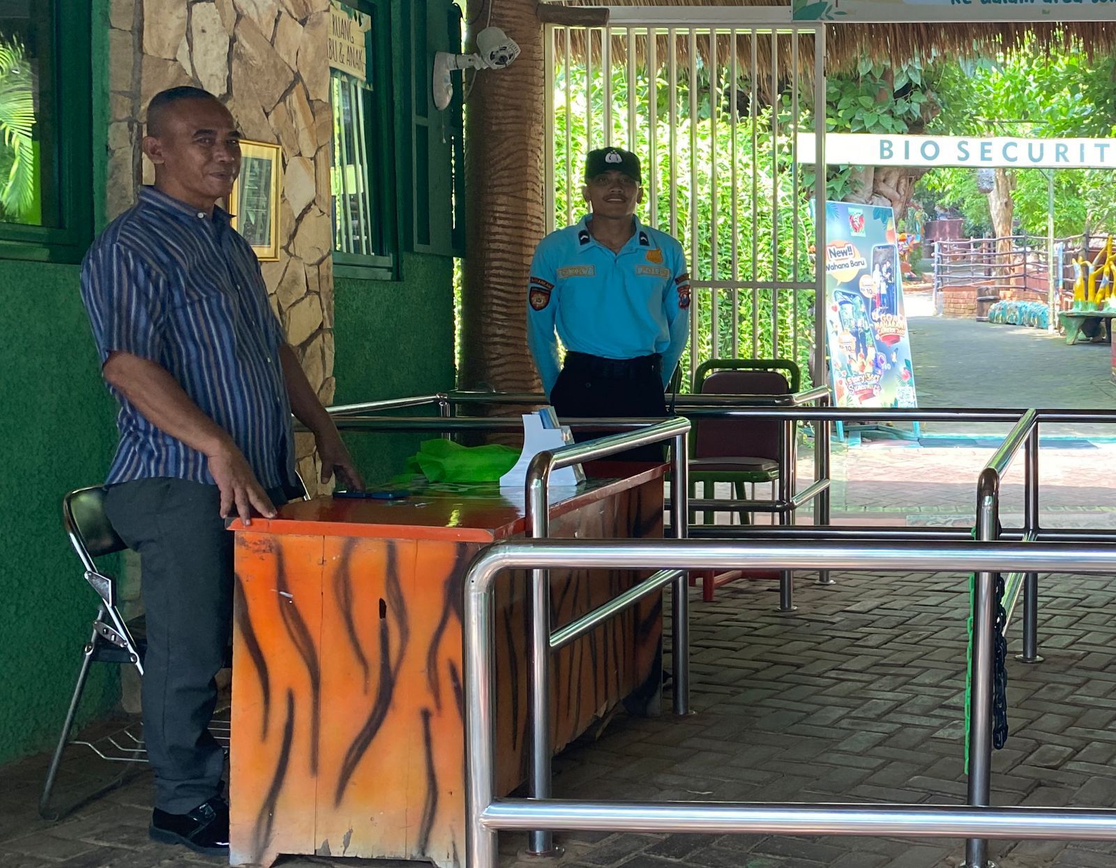 Polres Lamongan Laksanakan Pengamanan Di Tempat Wisata WBL dan Maharani Zoo