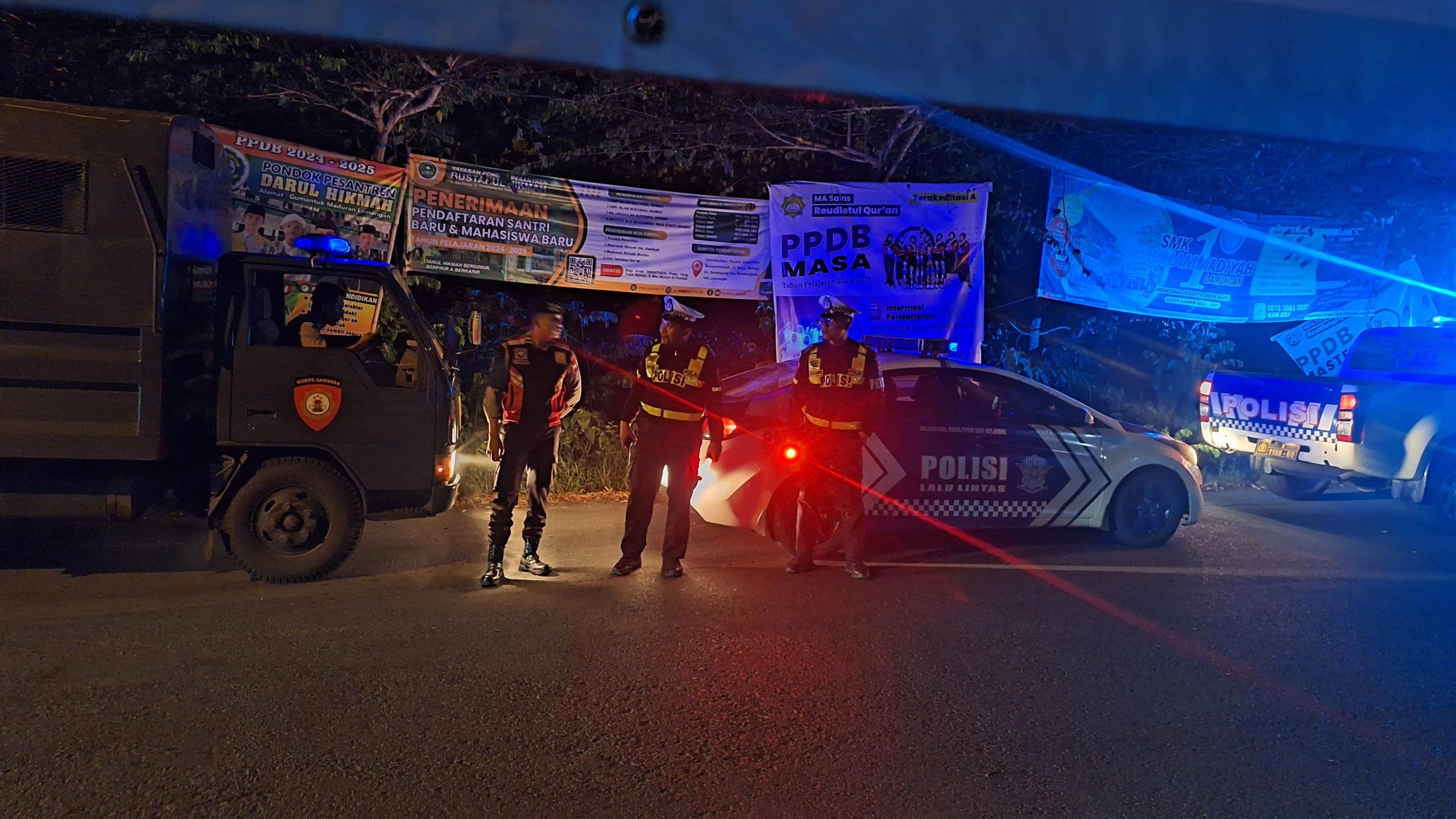Personel Polres Lamongan Laksanakan Patroli Blue Light Guna Ciptakan Keamanan Wilayah Kabupaten Lamongan