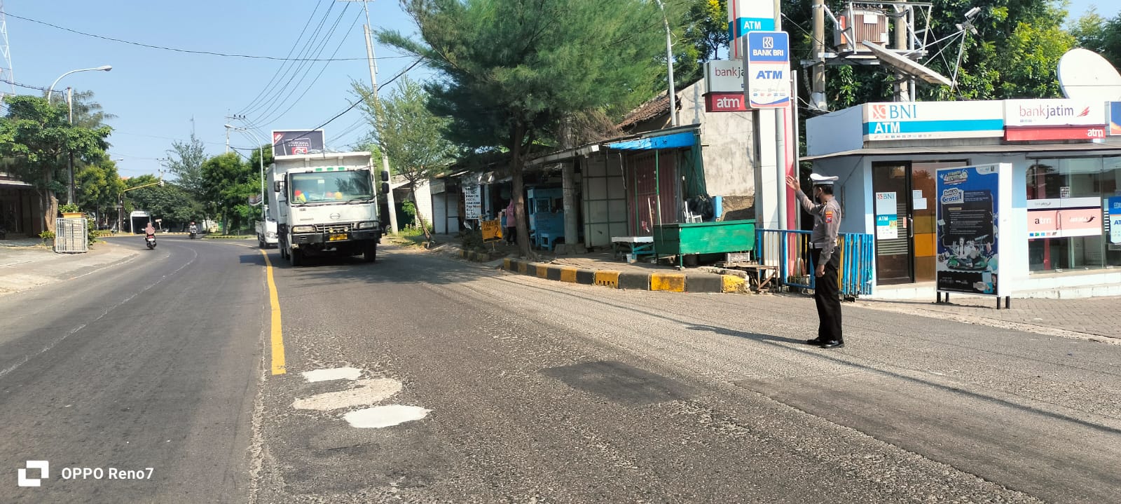 Polres Lamongan Laksanakan Commander Wish Pengaturan Arus Lalin Pagi Hari