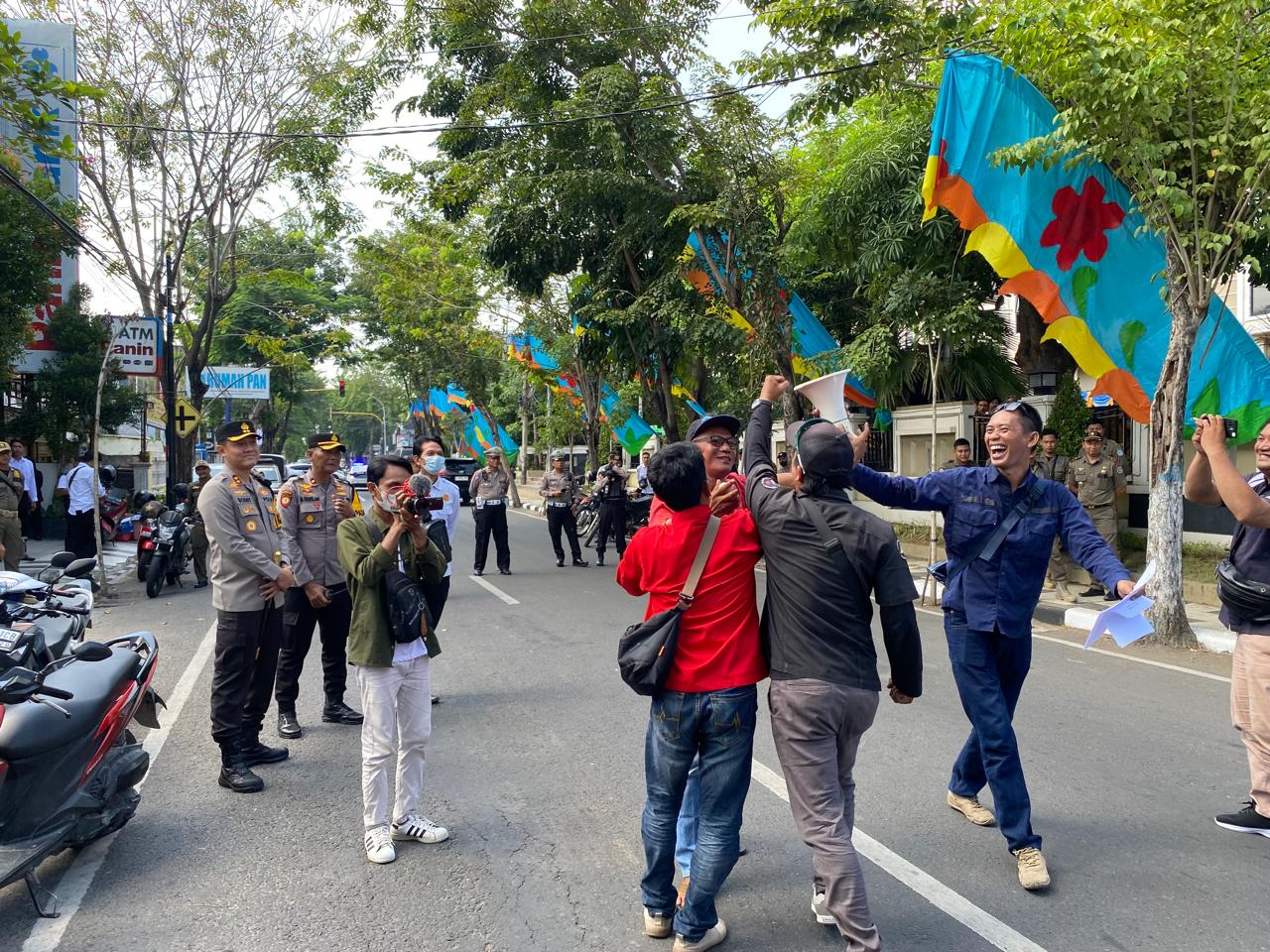 Polres Lamongan Laksanakan Pengamanan Aksi Unjuk Rasa dari Jurnalis Lamongan