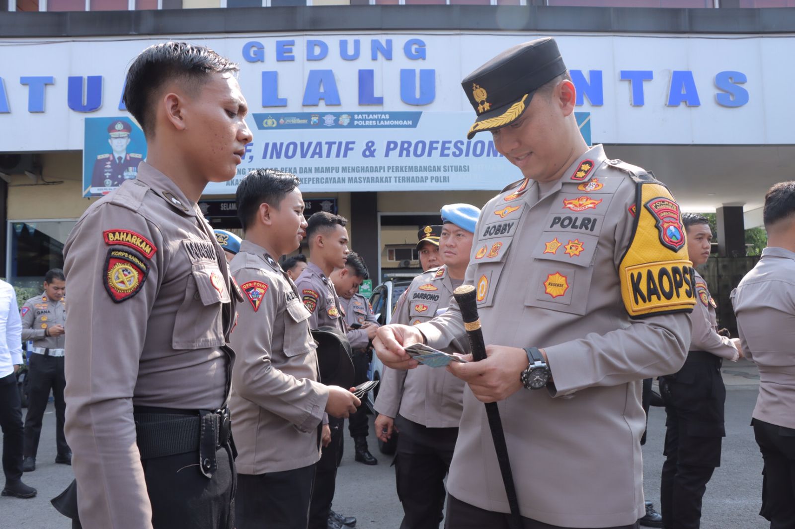 Kapolres Lamongan Dampingi Tim Subbid Provos Propam Polda Jatim Operasi Gaktibplin di Polres Lamongan