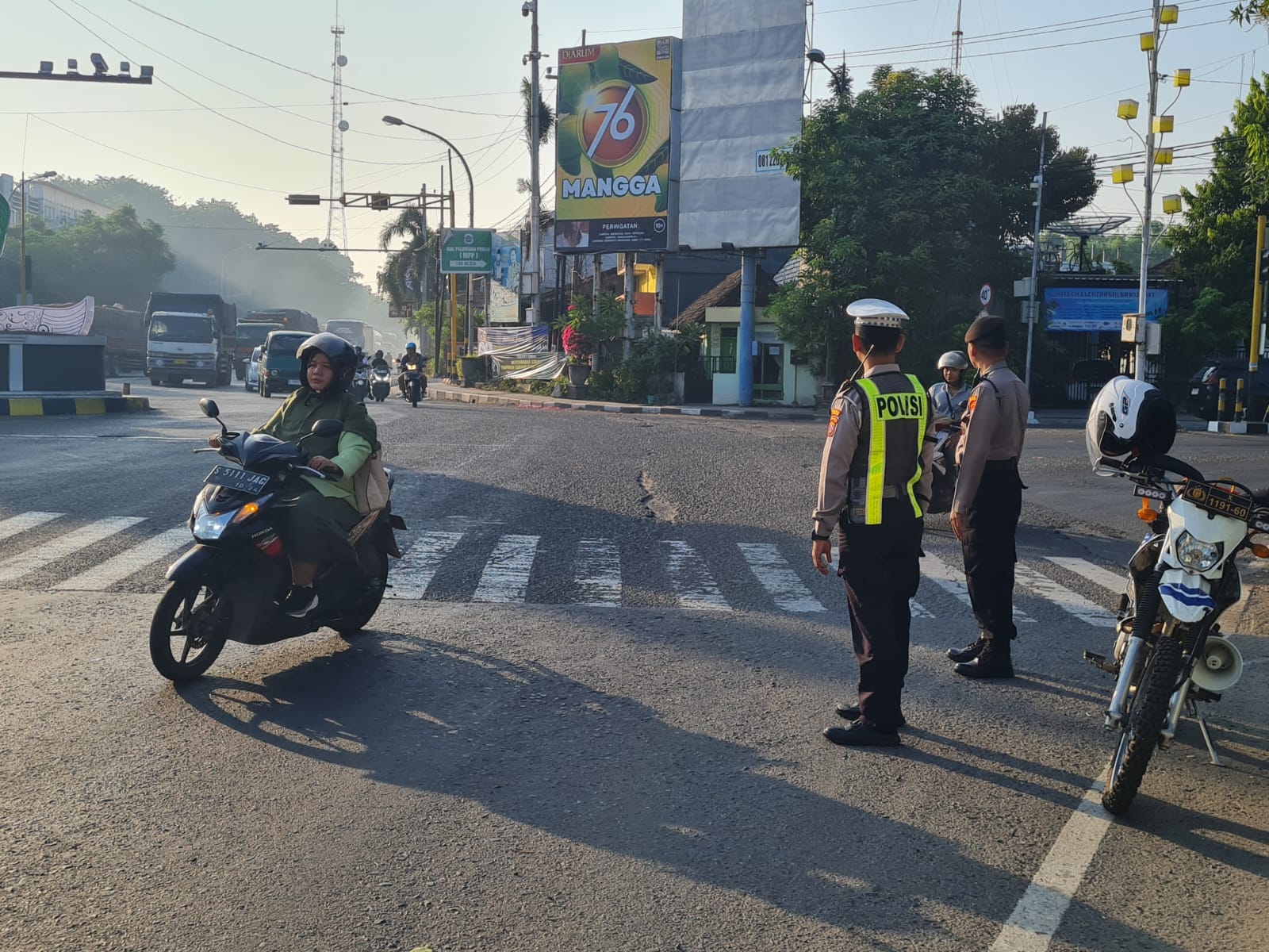 Commander Wish Pagi Polres Lamongan Ciptakan Kelancaran Arus Lalin