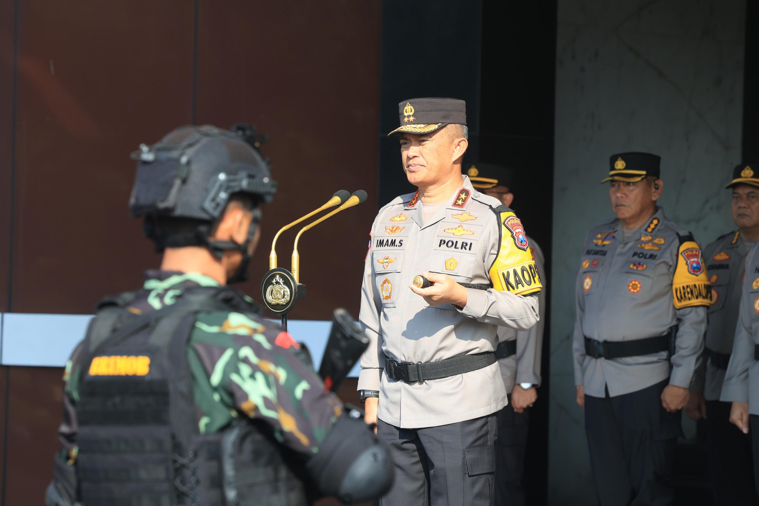 Kapolda Jatim Pimpin Tradisi Pengambilan Air Suci Sambut Hari Bhayangkara ke – 78