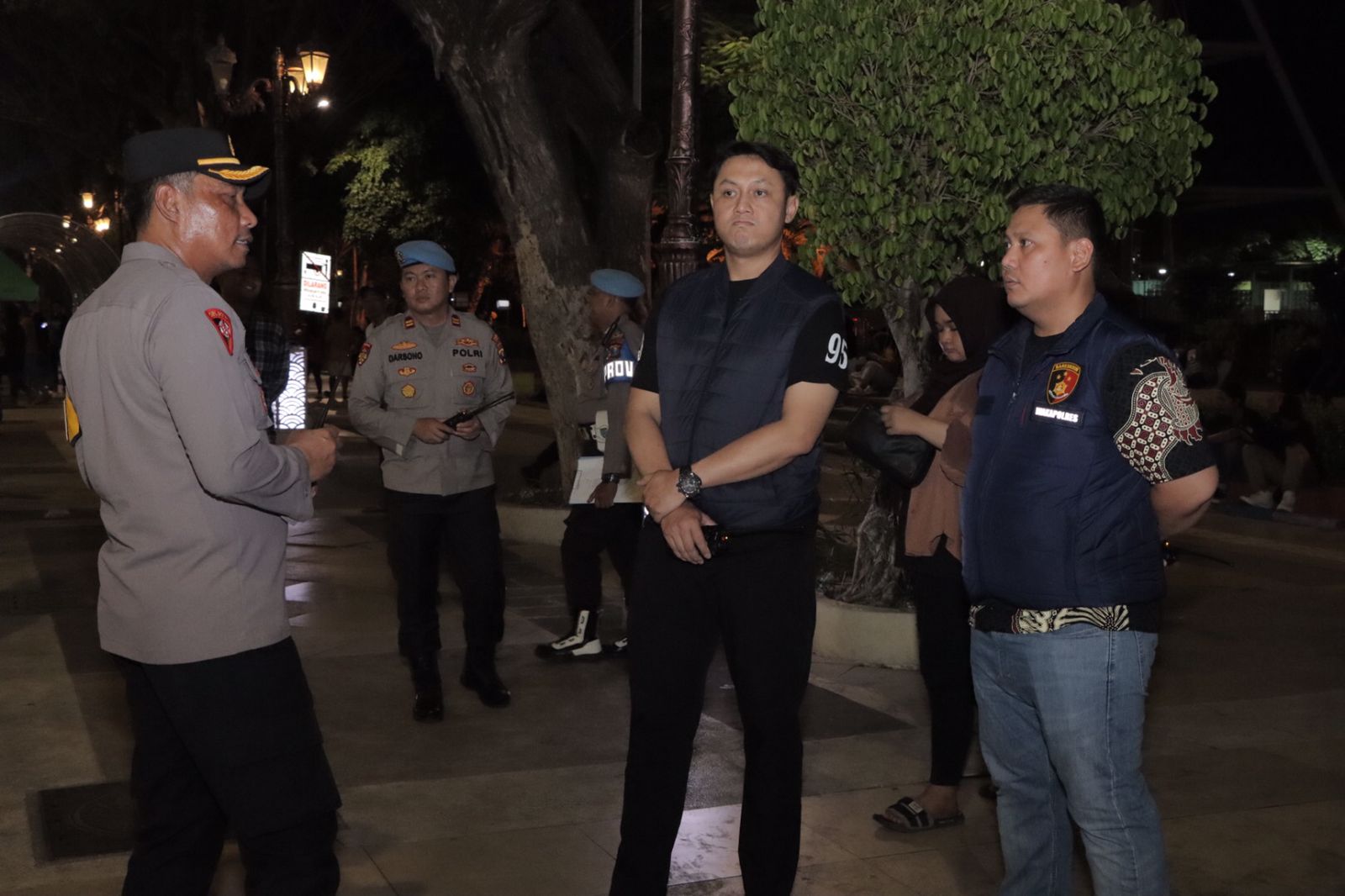 Polres Lamongan Melaksanakan Pengamanan Peluncuran Pemilihan Bupati dan Wakil Bupati Lamongan 2024 dengan Tema “Sinergi Lamongan Menuju Gemilang Bersama”