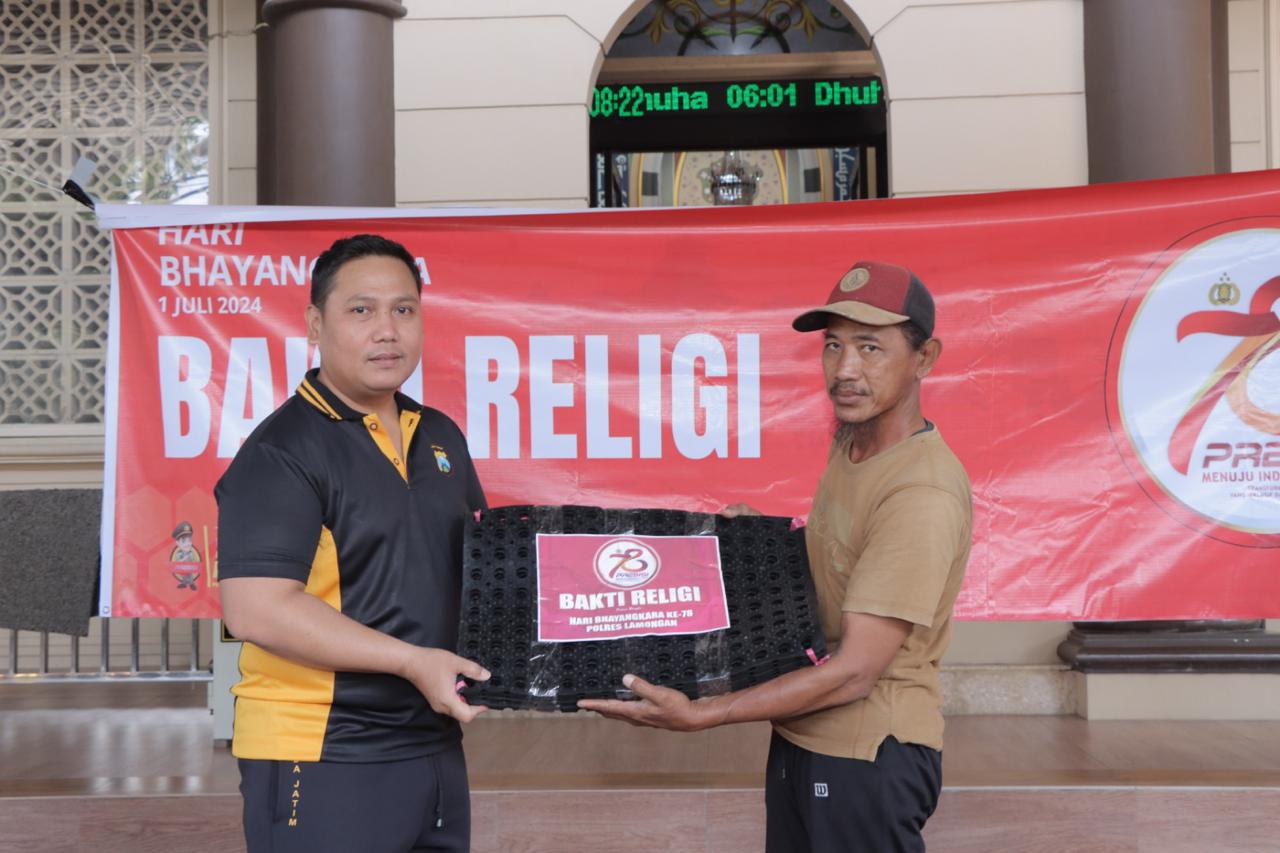 Polres Lamongan Gelar Bakti Religi di Masjid Al-Busroh dalam Rangka Hut Bhayangkara ke-78 Tahun 2024