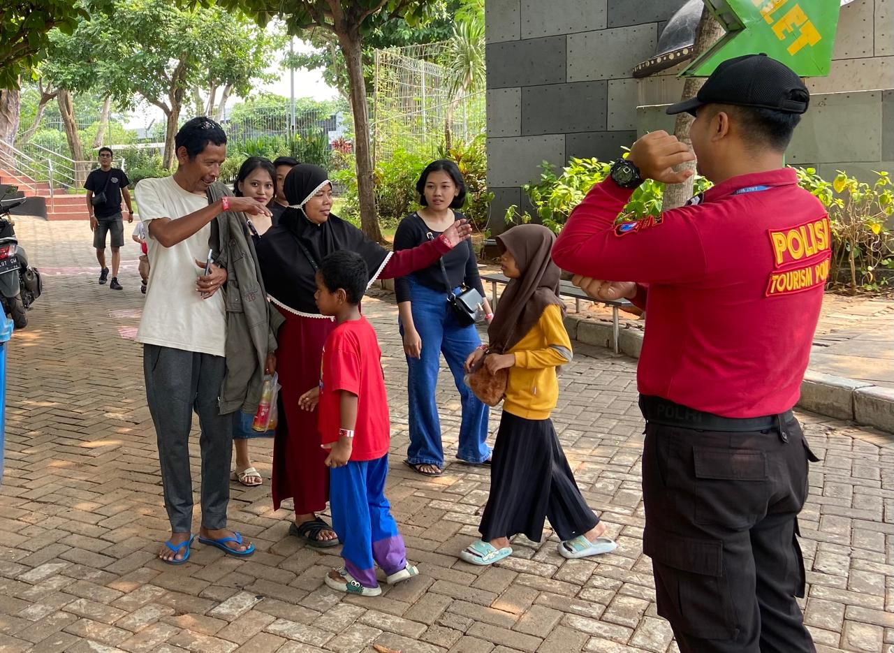 Polres Lamongan Lakukan Pengamanan Di Tempat Wisata WBL dan Maharani Zoo