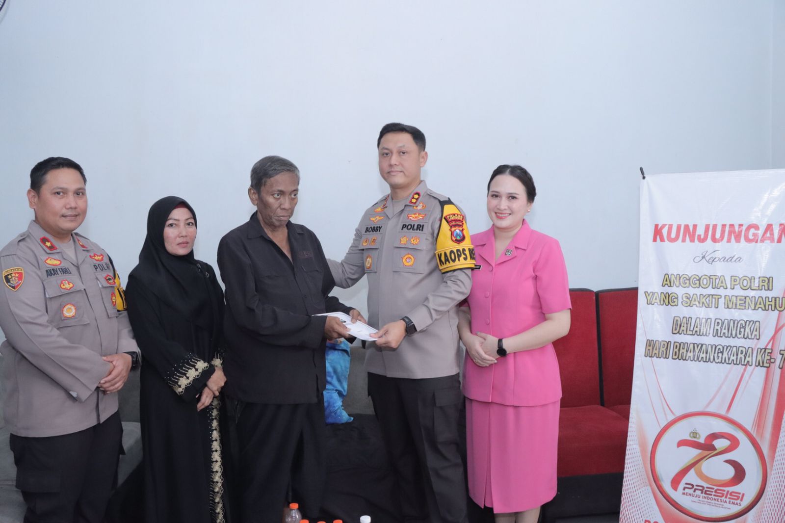 Polres Lamongan Gelar Anjangsana kepada Anggota Polri dan Warakawuri dalam Rangka Hari Bhayangkara ke-78