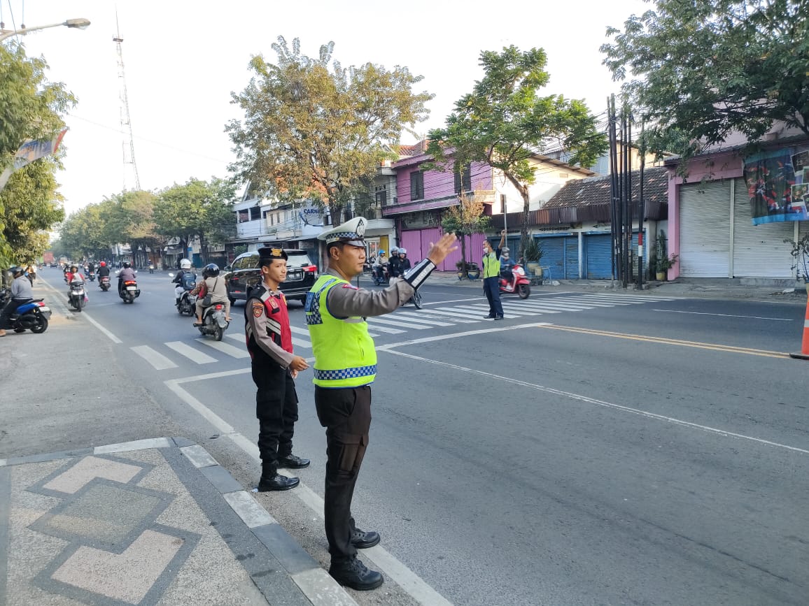 Cegah Terjadinya Laka Lantas Polres Lamongan Laksanakan Commander Wish