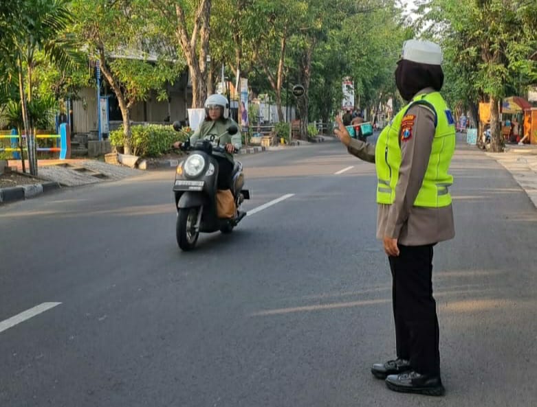 Personel Polres Lamongan Lakukan Commander Wish Pagi