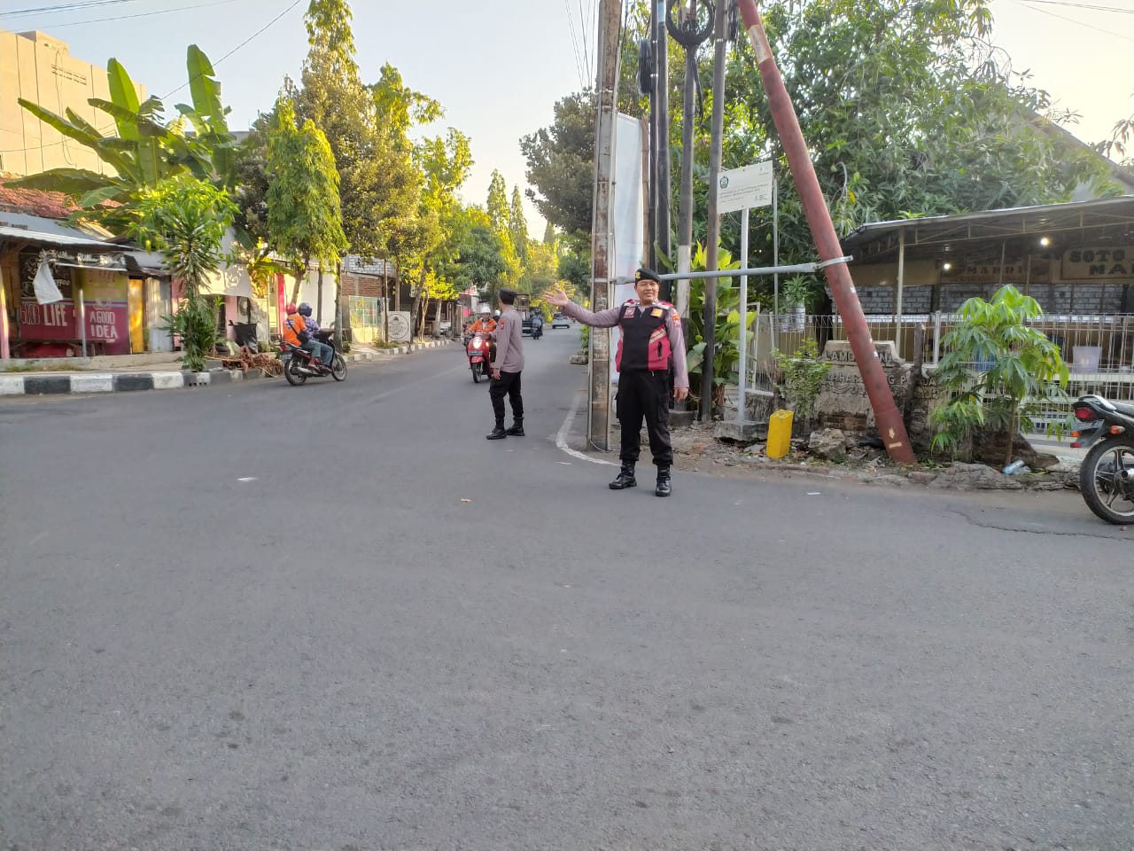 Pastikan Kelancaran Arus Lalu Lintas, Personel Polres Lamongan Laksanakan Commander Wish