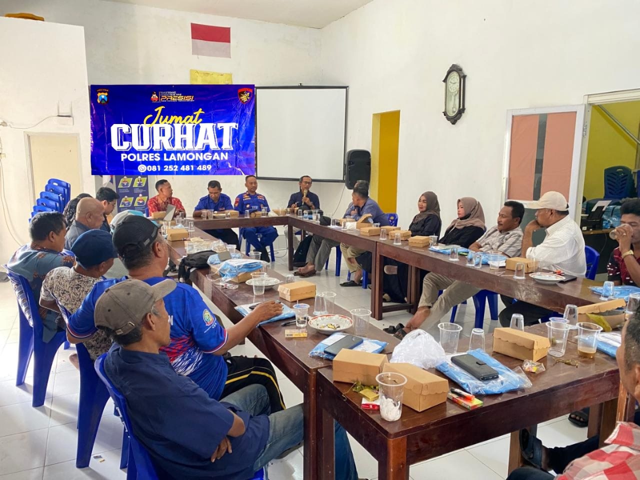 Polres Lamongan Laksanakan Kegiatan Jumat Curhat Presisi Bersama Nelayan