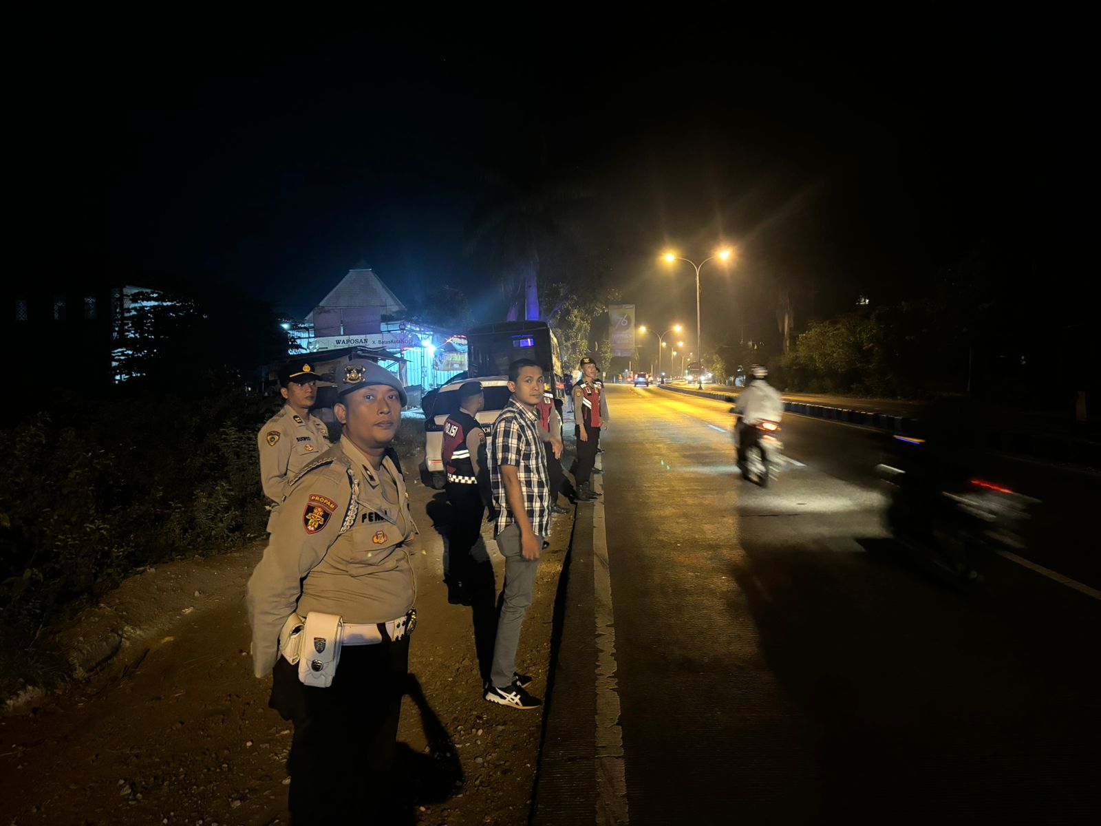Anggota Polres Lamongan Pantau Situasi Wilayah Melalui Patroli Harkamtibmas