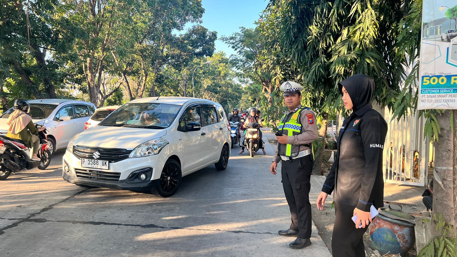 Personel Polres Lamongan Lakukan Commander Wish Guna Kelancaran Arus Lalin