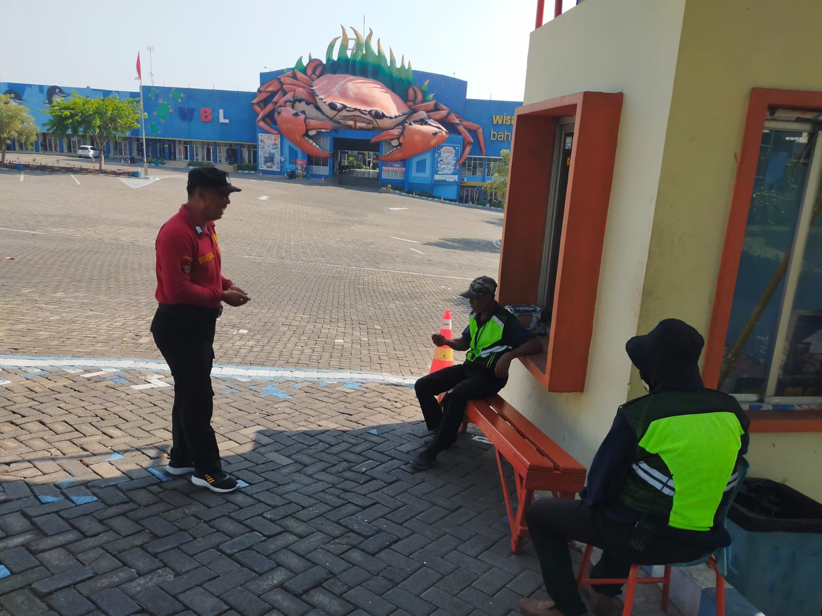 Pastikan Keamanan Di Tempat Wisata, Personel Polres Lamongan Laksanakan Patroli