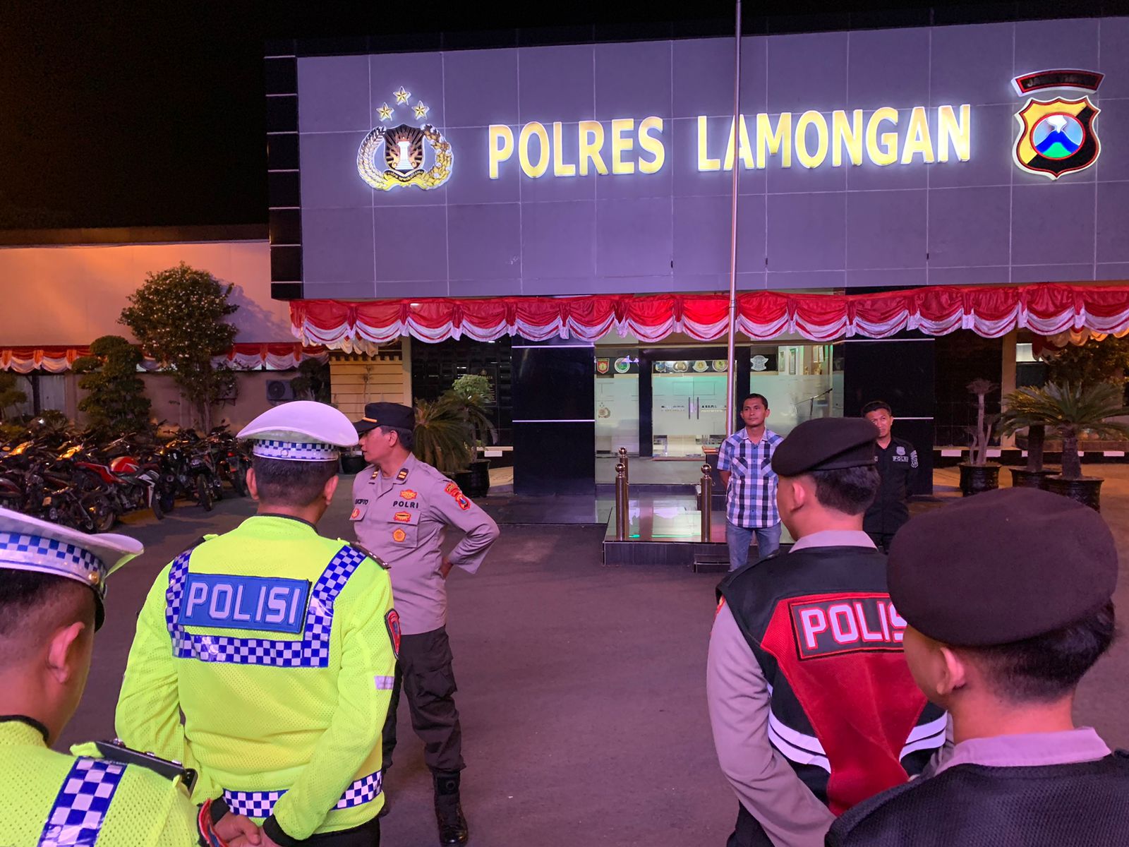 Personel Polres Lamongan Laksanakan Kegiatan Rutin Patroli Harkamtibmas