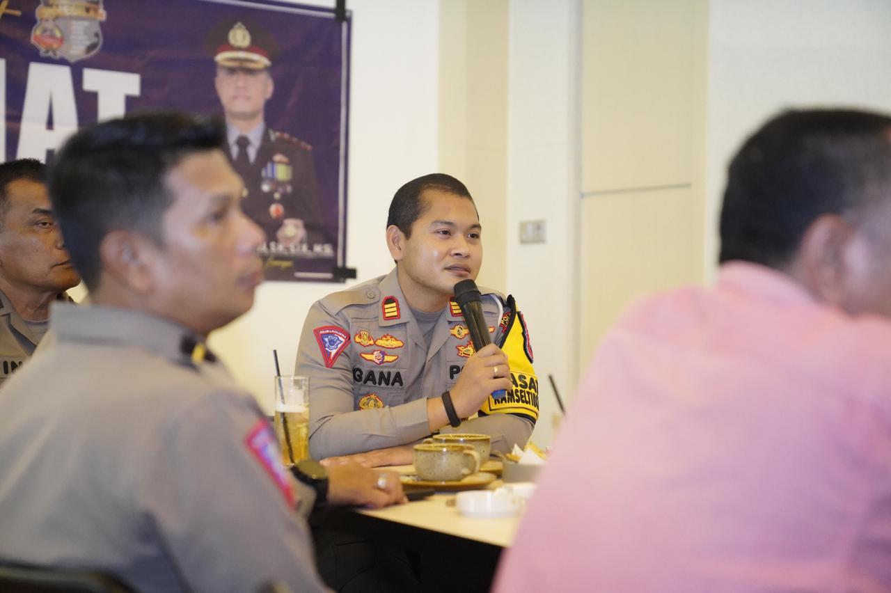 Satlantas Polres Lamongan Gelar “Jumat Curhat” Bersama PO Bus, Bahas Keselamatan dan Ketertiban Lalu Lintas