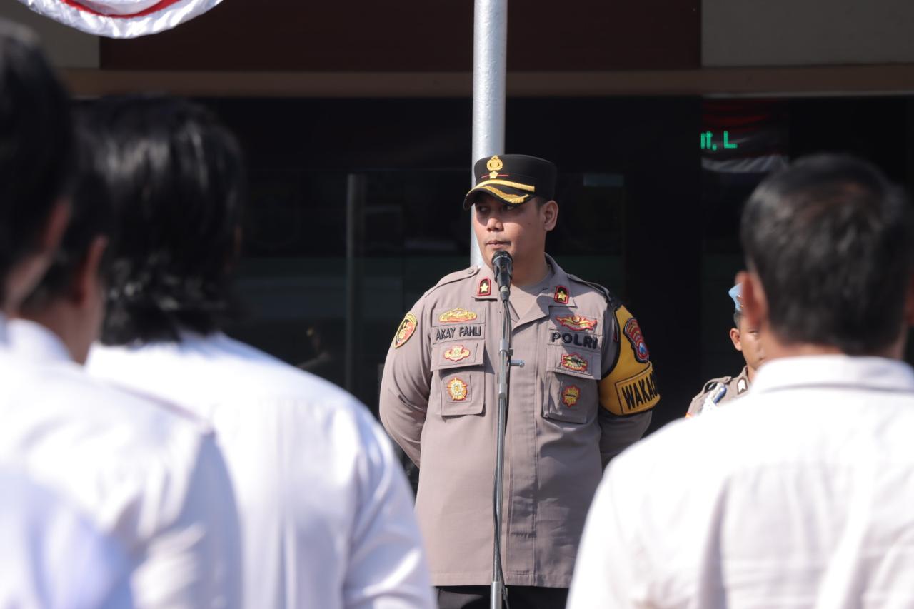 Wakapolres Lamongan Ambil Apel Jam Pimpinan, Tekankan Kesiapan dan Tanggung Jawab Anggota