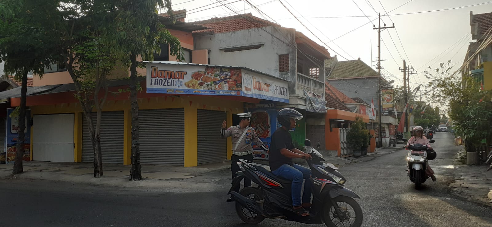 Anggota Polres Lamongan Lakukan CW Pagi Guna Jaga Keselamatan Dan Kenyamanan Bersama