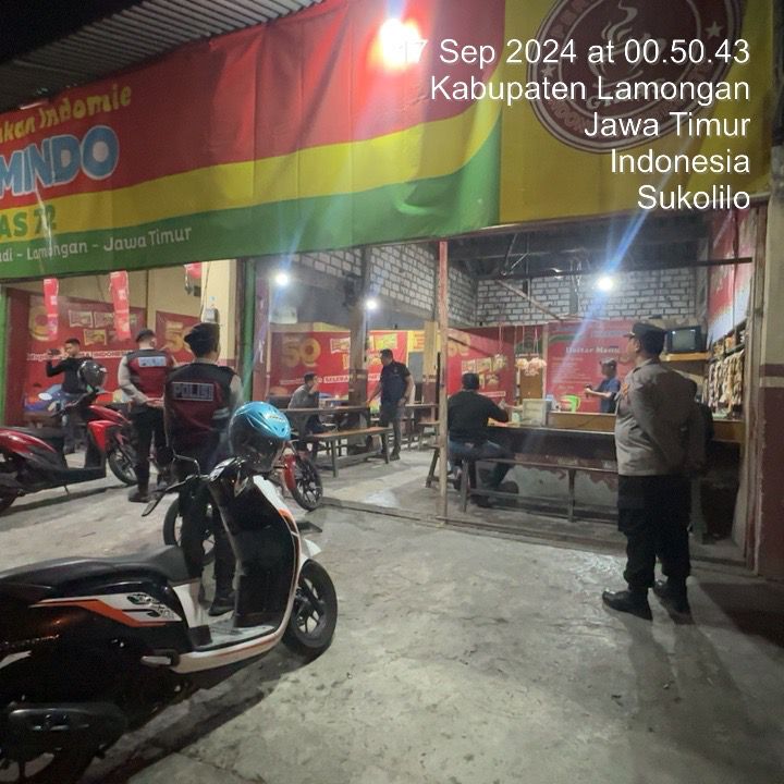 Personel Polres Lamongan Jaga Keamanan Wilayah Melalui Patroli Harkamtibmas