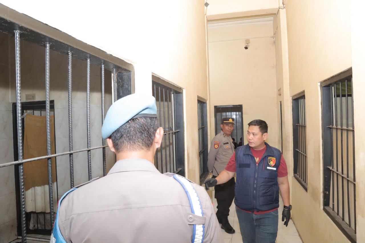 Wakapolres Lamongan Pimpin Sidak Ruang Tahanan Mako Polres Lamongan