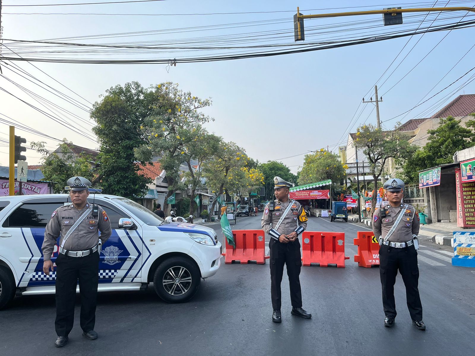 Anggota Polres Lamongan Laksanakan Pengamanan Minggu Ceria Di Alun-alun
