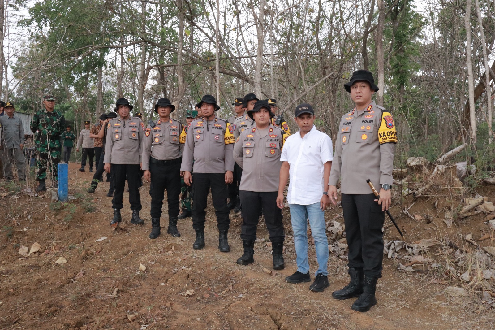 Kapolres Lamongan Lakukan Pengecekan Lahan di Desa Wanar untuk Dukung Program Ketahanan Pangan Nasional