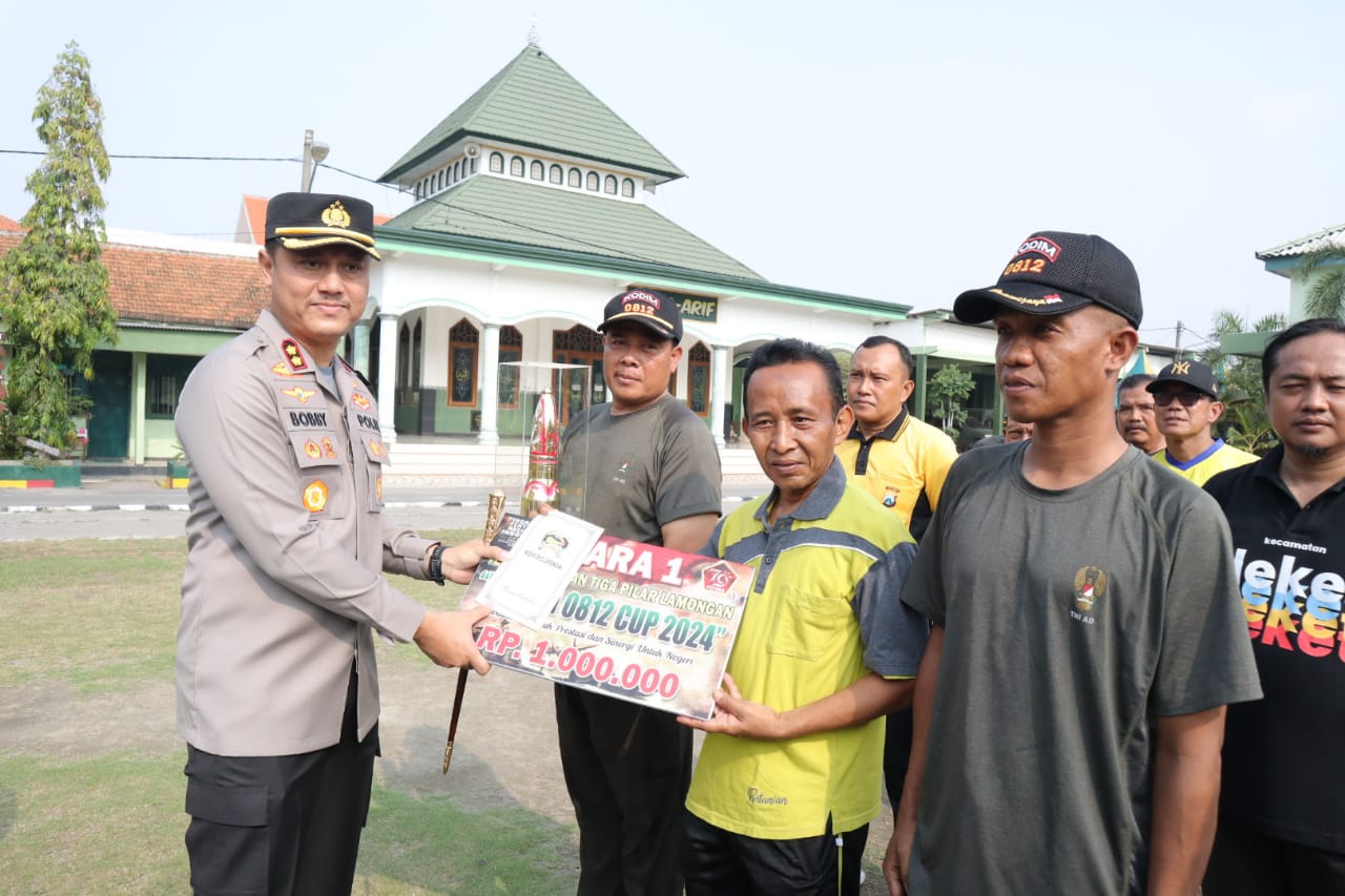Kapolres Lamongan Hadiri Pemberian Hadiah Pemenang Lomba 3 Pilar di Makodim 0812 Lamongan
