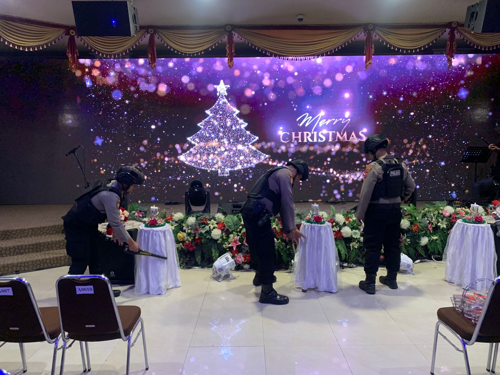 Sat Samapta Polres Lamongan Tingkatkan Keamanan Gereja Selama Perayaan Natal