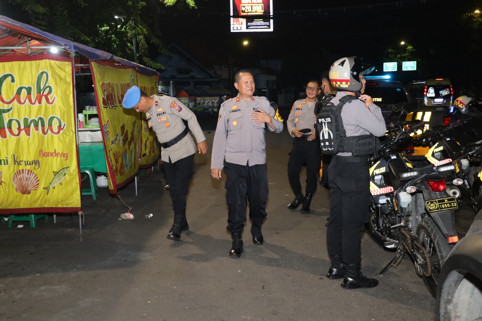 Jelang Nataru Polres Pelabuhan Tanjungperak Tingkatkan Patroli Gabungan TNI – Polri