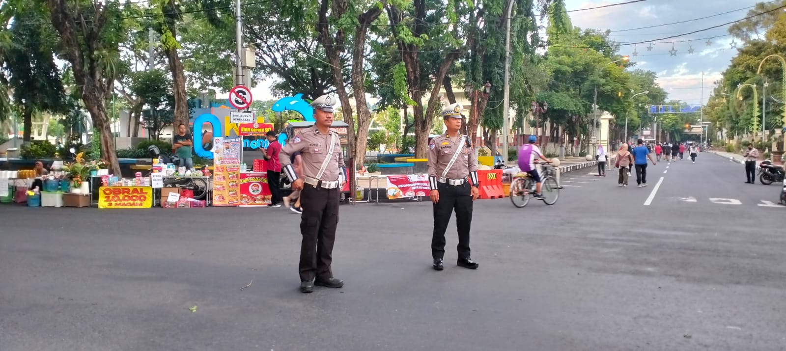 Anggota Polres Lamongan Laksanakan Pengamanan Kegiatan Mince