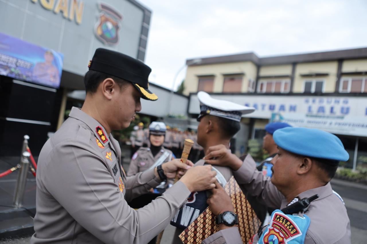 Apel Gelar Pasukan Operasi Keselamatan Semeru 2025 di Mapolres Lamongan